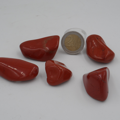 pierres roulées en jaspe rouge