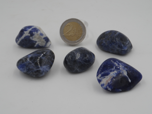 pierres roulées en sodalite bleue